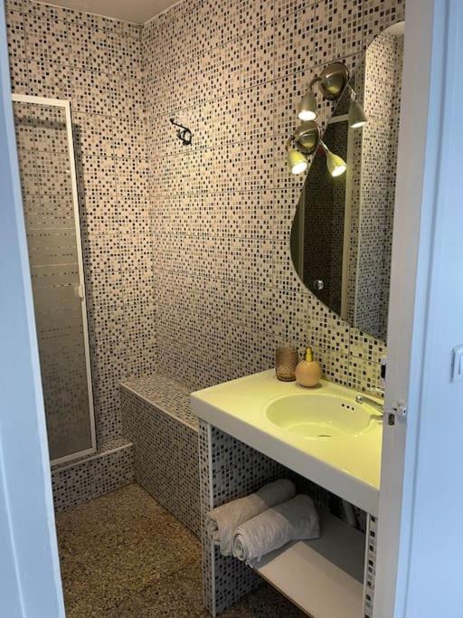 Studio Au Coeur D'Aix Avec Balcon Et Parking Aix-en-Provence Ngoại thất bức ảnh