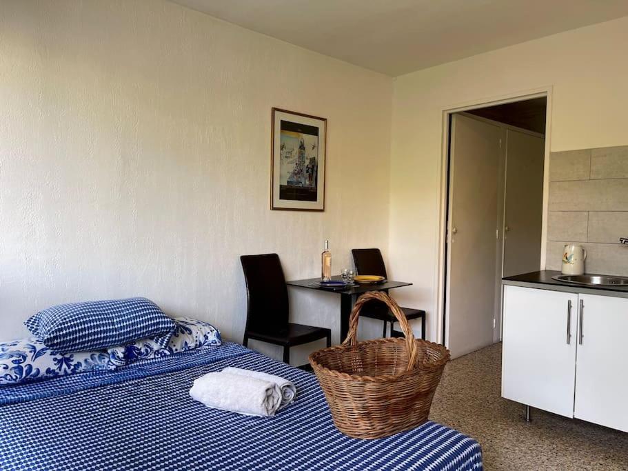 Studio Au Coeur D'Aix Avec Balcon Et Parking Aix-en-Provence Ngoại thất bức ảnh